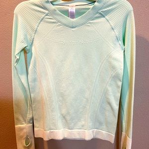 Girls Lululemon top